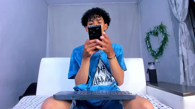 Snapshot of josesweet_ chatting on October 24, 11:01 pm josesweet  online show from October 24, 11:01 pm