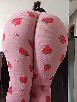 Snapshot of lily_sx chatting on July 24, 12:58 pm lily sx online show from July 24, 12:58 pm
