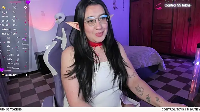 Snapshot of tellmemaddie chatting on May 26, 9:33 pm tellmemaddie online show from May 26, 9:33 pm
