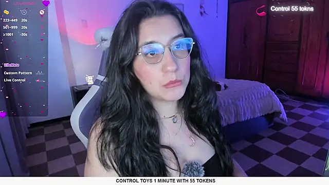 Snapshot of tellmemaddie chatting on May 27, 9:01 pm tellmemaddie online show from May 27, 9:01 pm