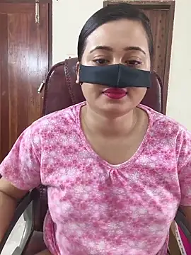 Love Queen11 online show from April 18, 6:39 am