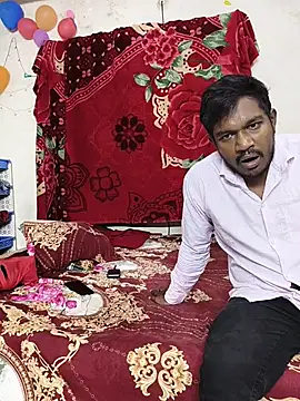 Snapshot of Love_Queen11 chatting on May 20, 4:46 pm Love Queen11 online show from May 20, 4:46 pm