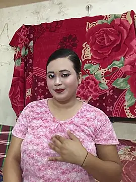 Snapshot of Love_Queen11 chatting on June 28, 4:13 pm Love Queen11 online show from June 28, 4:13 pm