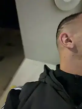 Snapshot of sexyman1936 chatting on February 24, 5:33 pm sexyman1936 online show from February 24, 5:33 pm