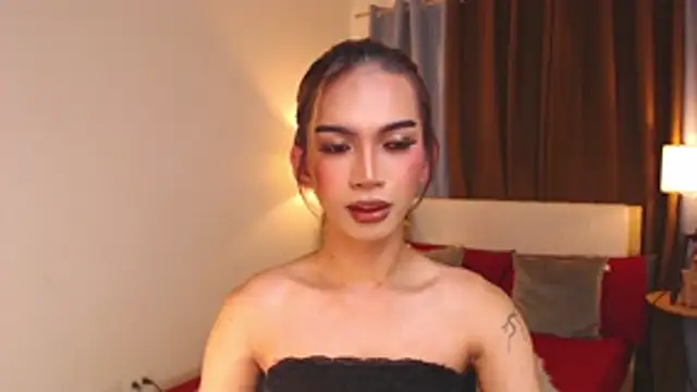 Snapshot of AmarraSins chatting on November 1, 7:49 pm AmarraSins online show from November 1, 7:49 pm