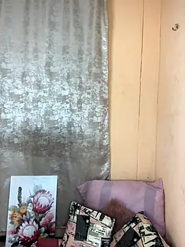 Caramel102004 online show from October 1, 11:00 pm