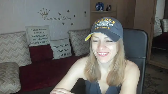 Tiffany Bates online show from November 11, 3:28 am