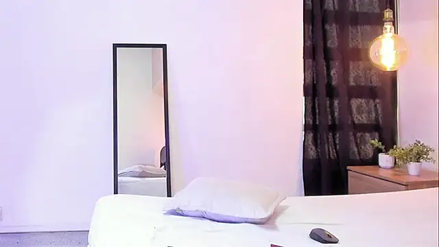 Snapshot of KelaniSilva chatting on April 18, 7:07 pm KelaniSilva online show from April 18, 7:07 pm