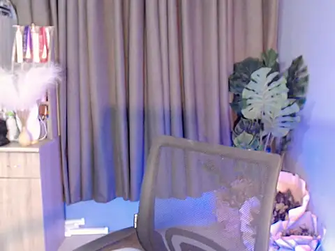 Snapshot of Asian_briee143xx chatting on March 1, 3:58 pm Asian briee143xx online show from March 1, 3:58 pm