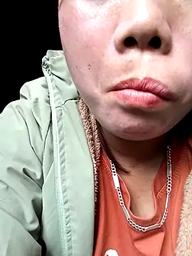 Snapshot of Samyy_xx chatting on February 13, 2:18 am Samyy xx online show from February 13, 2:18 am