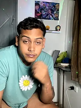 Snapshot of AaronMars_ chatting on October 9, 2:42 am AaronMars  online show from October 9, 2:42 am
