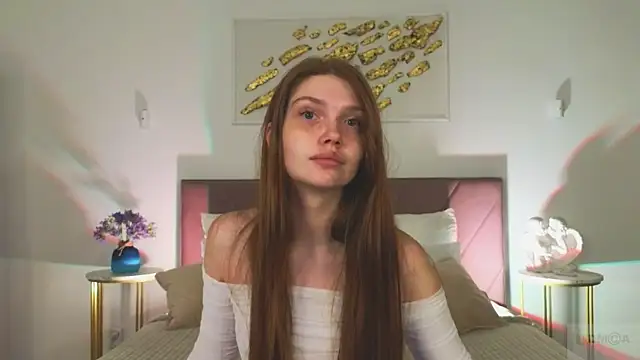 Nicole Broown  online show from April 5, 9:01 pm