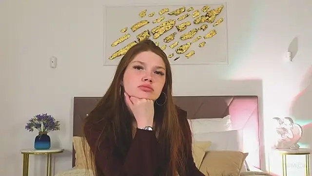 Nicole Broown  online show from April 14, 8:59 pm