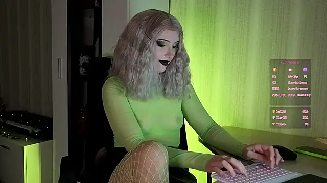 violet-siren-x online show from November 5, 9:26 pm