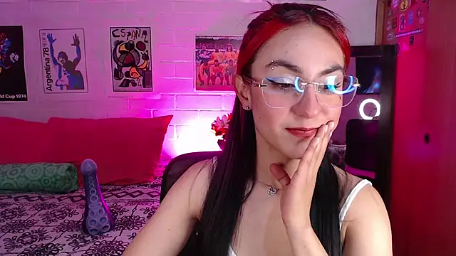 Snapshot of Amy66 chatting on July 5, 7:26 am Amy66 online show from July 5, 7:26 am