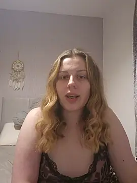 Snapshot of Brutal_brunettexx chatting on September 25, 2:37 am Brutal brunettexx online show from September 25, 2:37 am