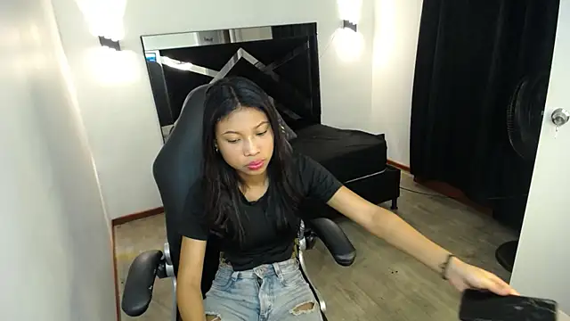 MarianaRojas  online show from July 17, 3:57 am