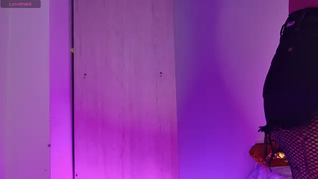 Snapshot of miamiller188 chatting on November 6, 12:00 am miamiller188 online show from November 6, 12:00 am