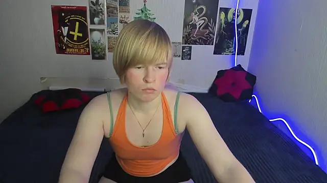 Cattie w  online show from February 20, 1:13 am