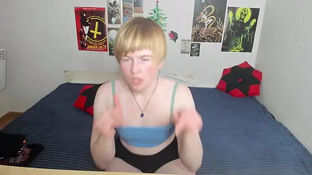 Cattie w  online show from April 18, 1:20 am