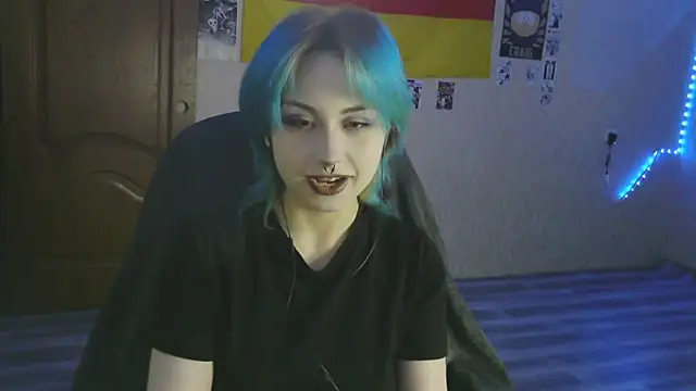 LeisaHopperstad online show from February 13, 2:24 pm