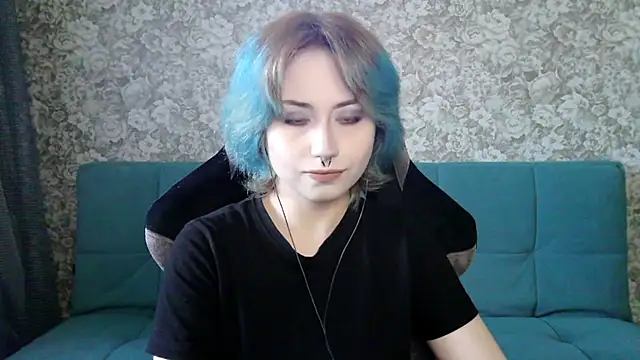 LeisaHopperstad online show from April 15, 2:13 pm