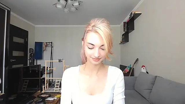 Snapshot of JillianBozak chatting on September 28, 10:09 am JillianBozak online show from September 28, 10:09 am