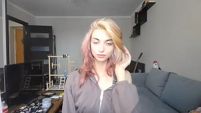Snapshot of JillianBozak chatting on September 29, 10:09 am JillianBozak online show from September 29, 10:09 am