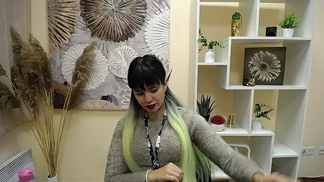 Snapshot of Dream_Caster_ chatting on October 2, 7:48 am Dream Caster online show from October 2, 7:48 am