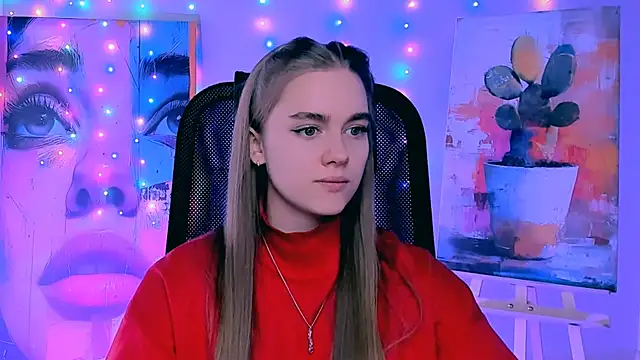 Snapshot of JuneWoods chatting on January 16, 8:29 am JuneWoods online show from January 16, 8:29 am