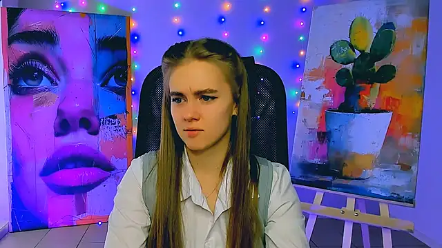 Snapshot of JuneWoods chatting on February 26, 7:18 am JuneWoods online show from February 26, 7:18 am