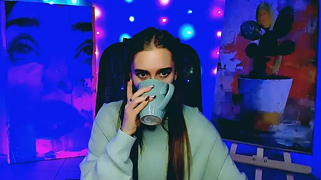 Snapshot of JuneWoods chatting on February 27, 2:50 pm JuneWoods online show from February 27, 2:50 pm