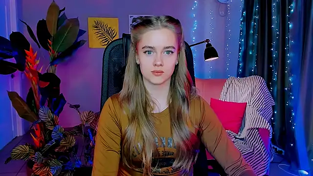 JuneWoods online show from March 14, 9:26 am