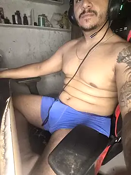 Snapshot of gtzmoreno chatting on November 21, 9:57 pm gtzmoreno online show from November 21, 9:57 pm