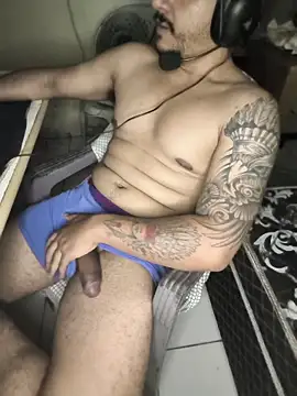 gtzmoreno online show from May 16, 1:32 pm