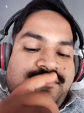 Snapshot of desiyouth94 chatting on November 18, 8:41 am desiyouth94 online show from November 18, 8:41 am