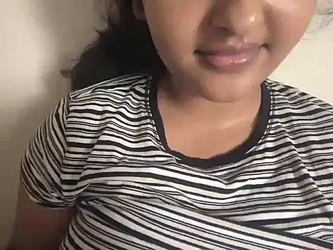 Snapshot of reena_12 chatting on November 11, 8:36 am reena 12 online show from November 11, 8:36 am