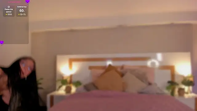 Snapshot of Violeta_dh chatting on May 16, 11:31 am Violeta dh online show from May 16, 11:31 am