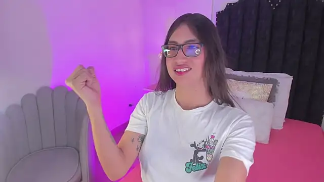 cherrylady 02 online show from December 14, 1:49 pm