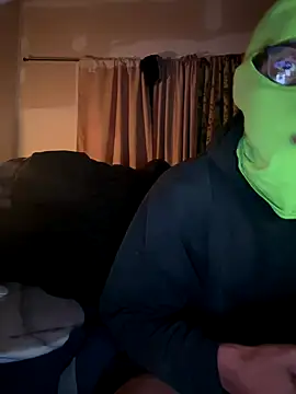 Snapshot of ThrowedWorldWide chatting on November 10, 1:59 am ThrowedWorldWide online show from November 10, 1:59 am