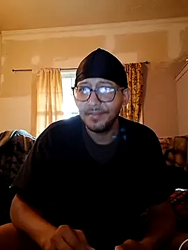 Snapshot of ThrowedWorldWide chatting on November 15, 12:23 pm ThrowedWorldWide online show from November 15, 12:23 pm