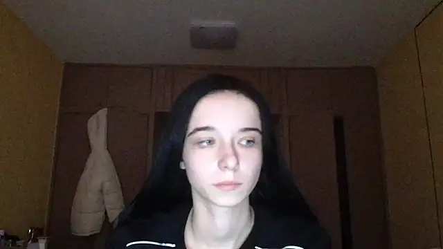 Emilia Light online show from November 4, 6:45 am