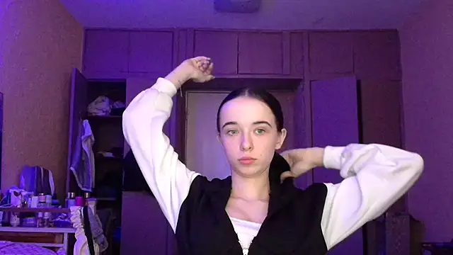 Emilia Light online show from March 13, 7:26 am