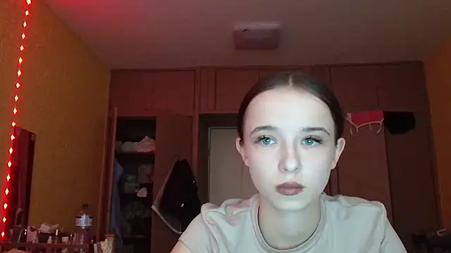 Emilia Light online show from May 6, 8:30 am