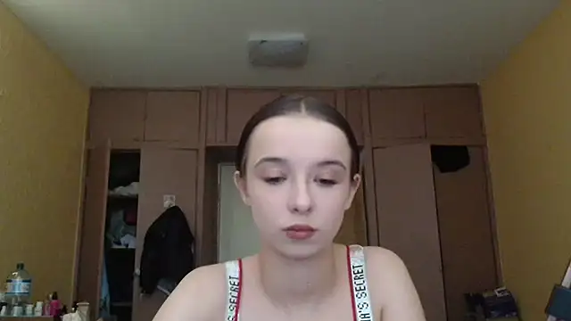 Emilia Light online show from May 7, 10:20 am