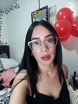 Snapshot of YaraDuartee chatting on February 21, 12:11 am YaraDuartee online show from February 21, 12:11 am