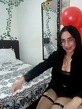 Snapshot of YaraDuartee chatting on February 22, 12:23 am YaraDuartee online show from February 22, 12:23 am