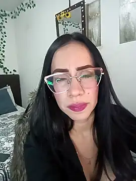 Snapshot of YaraDuartee chatting on March 8, 1:47 am YaraDuartee online show from March 8, 1:47 am