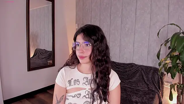 Snapshot of Sweet_pay chatting on April 1, 12:28 pm Sweet pay online show from April 1, 12:28 pm