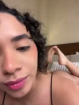 Capricho 01 online show from October 11, 12:36 pm